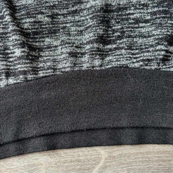 Aritzia Wilfred free Heathered  Black Trim Devinette V-neck Sweater - Picture 9 of 15